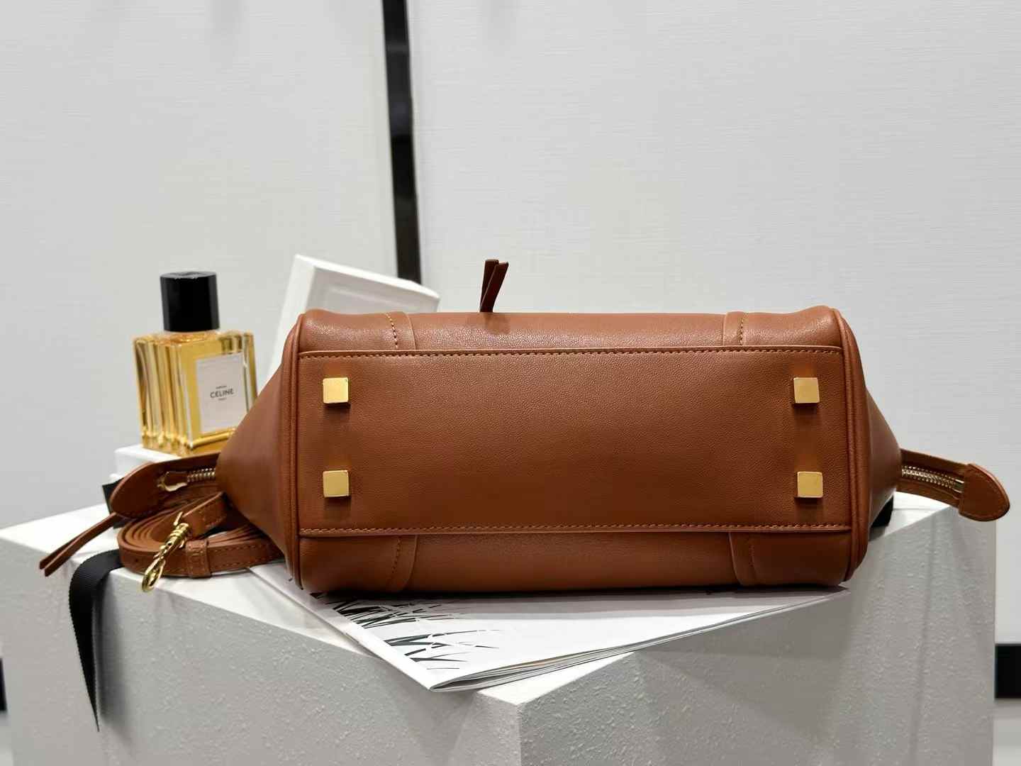 셀린느 리틀 러기지 소프트 탄 8