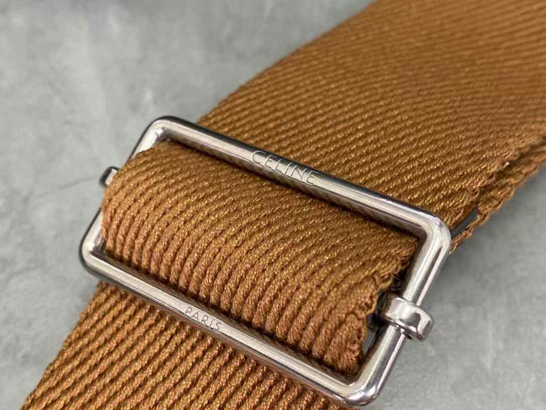 셀린느 트리옹프 캔버스 허니 9