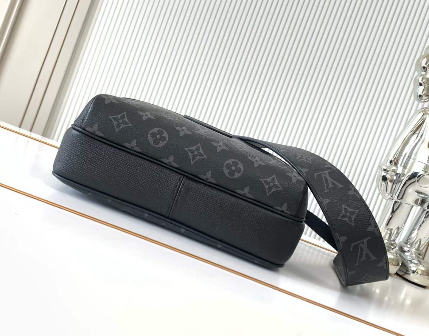 루이비통 M30233 3