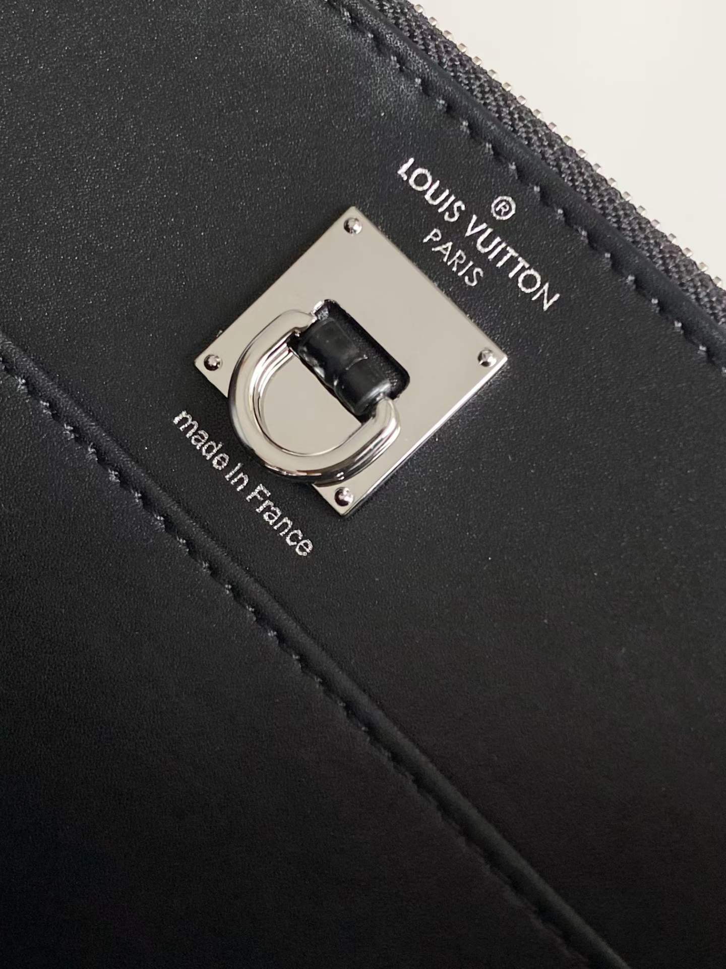 루이비통 M95847 IIII 8
